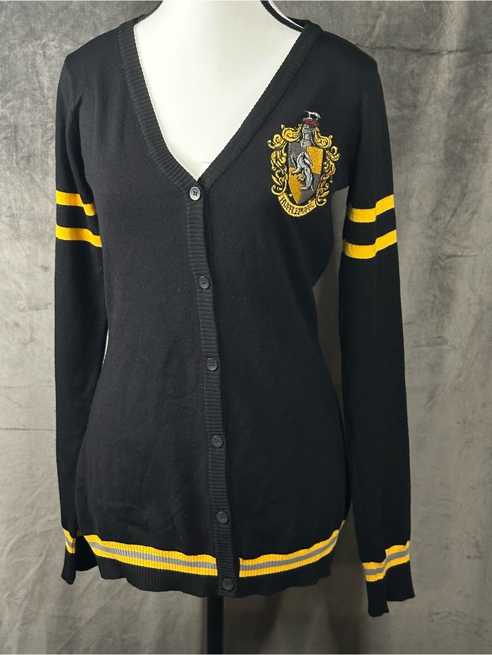 Harry Potter Hufflepuff Cardigan Black Embroidered Crest Sz Youth 16 Fandome